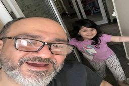 قلدر بازی اول صبحی همسر مهران غفوریان توی ماشین چند میلیاردی اش/قیافه ترسناک زن مهران غفوریان فالوور هایش را شوکه کرد! +عکس جنجالی