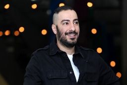 ترفند عجیب نوید محمد زاده برای دیده شدن!  | فیلمی از لخت شدن نوید محمد زاده همه را شوکه کرد