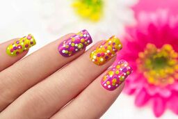 بازار کار دوره آموزشی کاشت ناخن