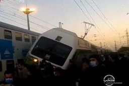 تصویری از آسیب های وارد به قطارهای مترو کرج تهران 