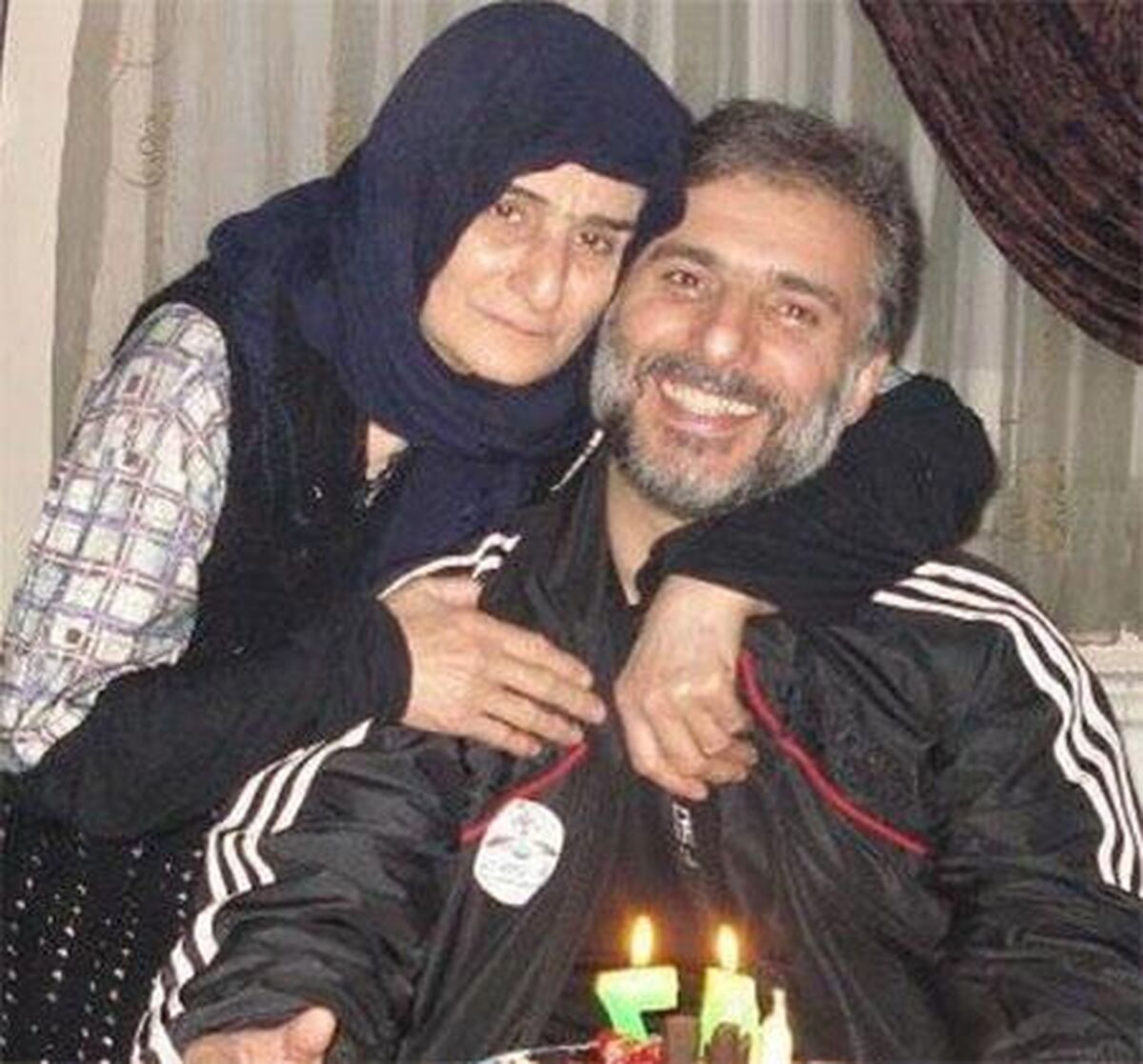 حرکت عجیب و شجاعانه سید جواد هاشمی| بازی سید جواد هاشمی با ببر غول پیکر در قفس+عکس
