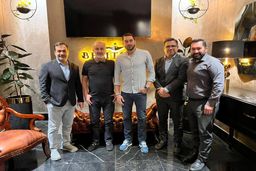 ماجرای عکس جنجالی مدیرعامل پرسپولیس در رستوران چیست؟