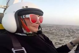 ناهار خوردن بهاره رهنما با رفقای قدیمی برای حرص دادن حاجی/پوشش متفاوت بهاره رهنما در مهمانی!؟ +عکس خبرساز