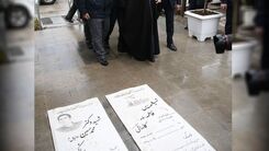 حضور رهبر انقلاب در کنار مزار ۲ شهید سانحه هواپیمای اوکراینی +عکس