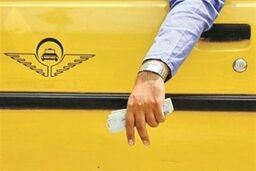 اقدام جنون آمیز راننده تاکسی در بهارستان | راننده خشمگین مسافر خود را زیر گرفت!
