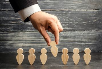 بررسی چالش های مدیریت منابع انسانی