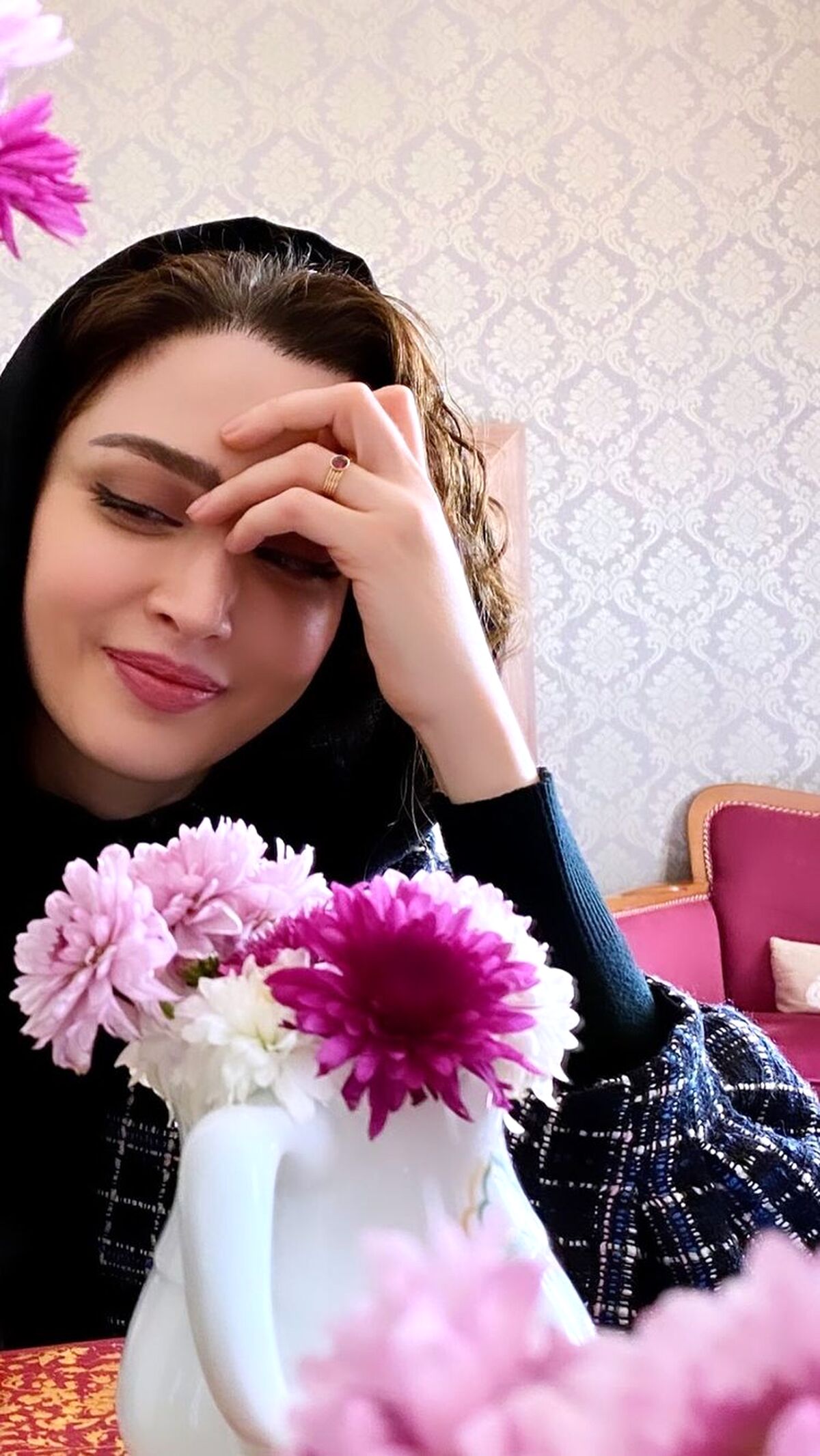 ذوق زدگی بهنوش طباطبایی از هدیه همسر دومش | مراسم مهمانی نامزدی آنچنانی بهنوش طباطبایی با هزینه میلیاردی سر تر از همه سلبریتی ها +عکس