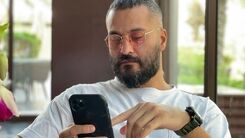 خنده های میلاد کی مرام به ژست های بهنوش طباطبایی مقابل عکاسان +فیلم