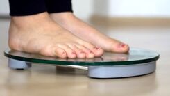 دلایل باورنکردنی که باعث چاقی می شوند | شایع‌ترین دلایل افزایش وزن ناخواسته