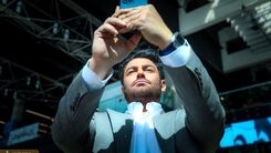 ذوق زدگی جالب محمدرضا گلزار موقع عکس گرفتن با علی دایی+عکس