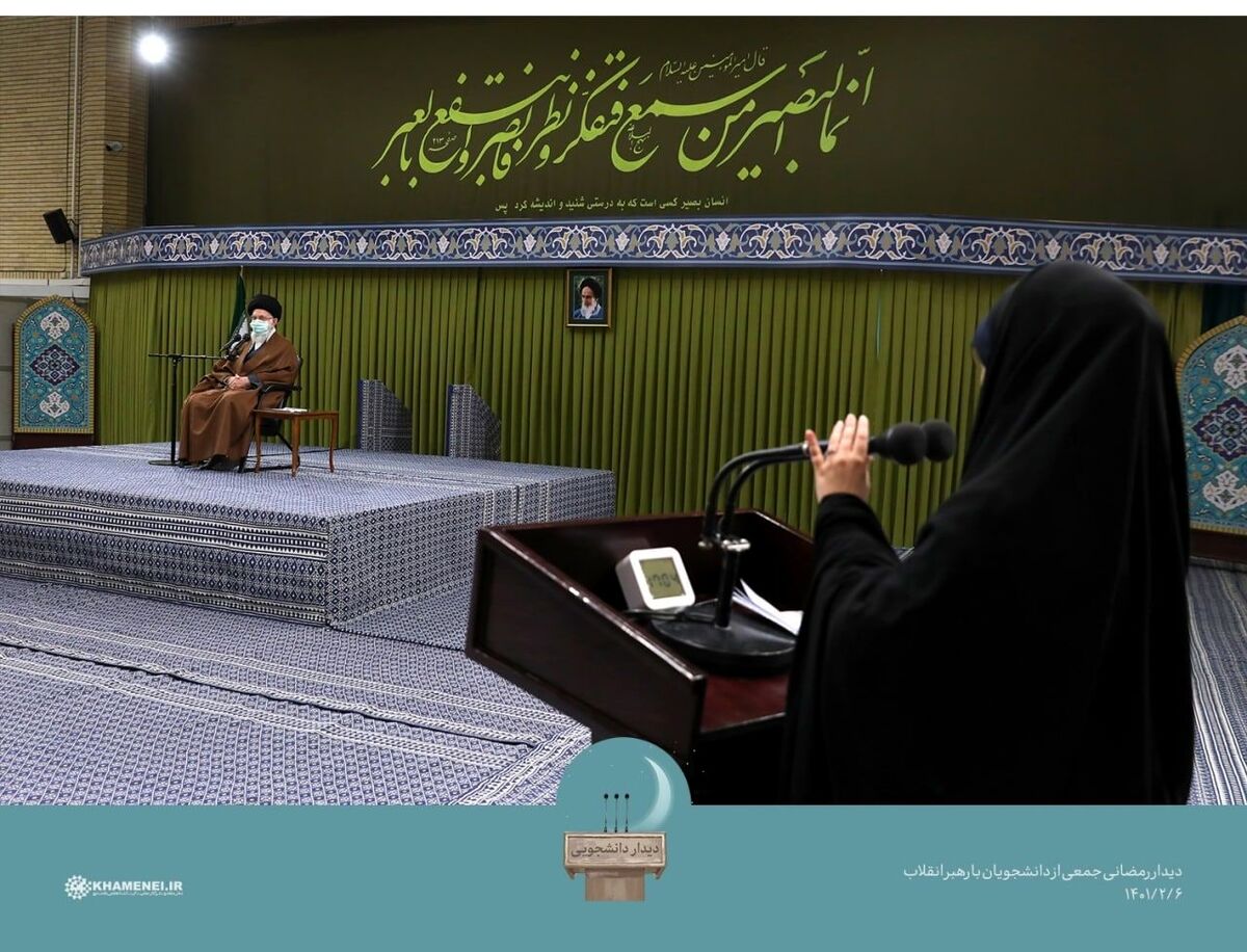 تصویری از دیدار رمضانی دانشجویان با رهبر انقلاب