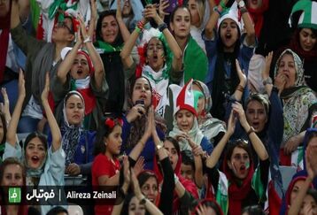 غیبت زنان در ورزشگاه تمام شد