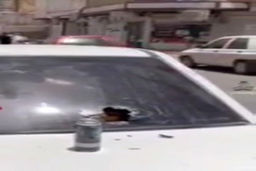 هشدار؛ انفجار اسپری در ماشین پارک شده| ببینید تا کجا پرتاب شده!