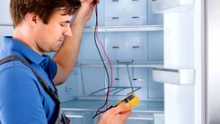 علت یخ زدن وسایل داخل یخچال چیست؟