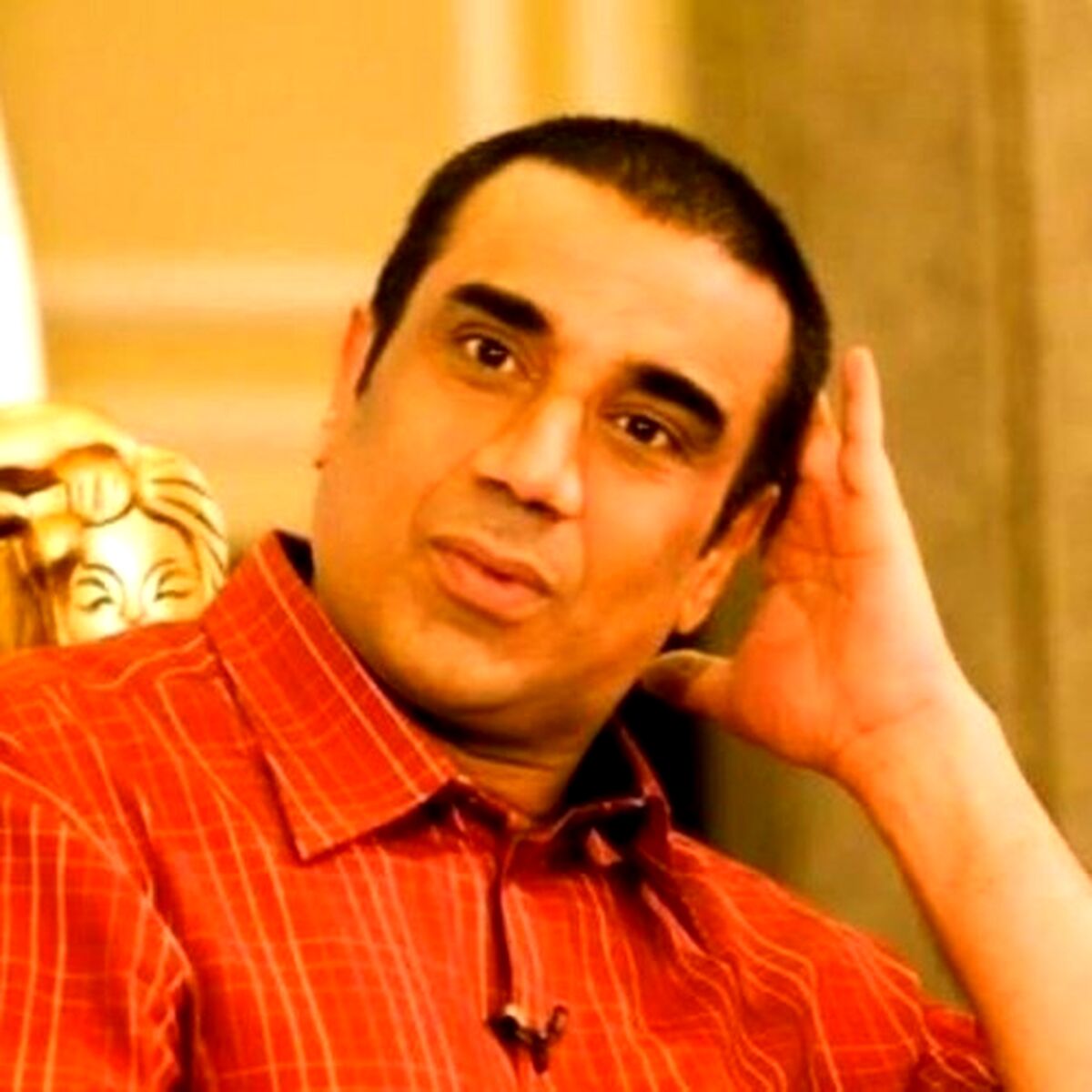 لباس گل گلی نصرالله رادش سوژه شد +عکس