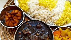 طرز تهیه قورمه‌سبزی به سبک جنوبی ها | طعم و مزه فوق العاده این غذا را فراموش نخواهید کرد !