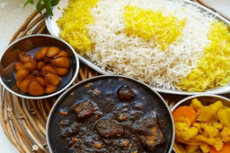 طرز تهیه قورمه‌سبزی به سبک جنوبی ها | طعم و مزه فوق العاده این غذا را فراموش نخواهید کرد !