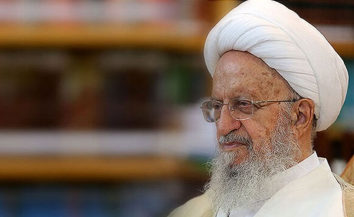 ماجرای عبارت آیت‌الله مکارم شیرازی بر کفن حاج‌قاسم سلیمانی