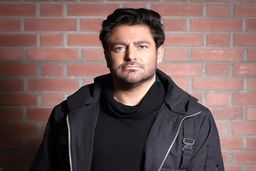 محمدرضا گلزار عکس عروسی اش را منتشر کرد | حلقه ازدواج گرانقیمت با نگین الماس محمدرضا گلزار کل کل  با عروسی پر هزینه بهرام خان +عکس