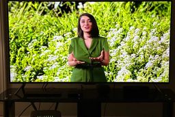 این خانم ایرانی از محصولات جدید اپل رونمایی کرد +عکس