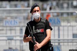 ترکیه «هشت نفر» را در ارتباط با طرح ربودن یک مقام پیشین نظامی ایران بازداشت کرد 