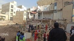ریزش وحشتناک ساختمان سه طبقه در شهرک ولیعصر | دو مجروح و یک فوتی در حادثه ریزش آوار + فیلم