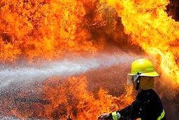 آتش سوزی وحشتناک ساختمان مسکونی در میرداماد