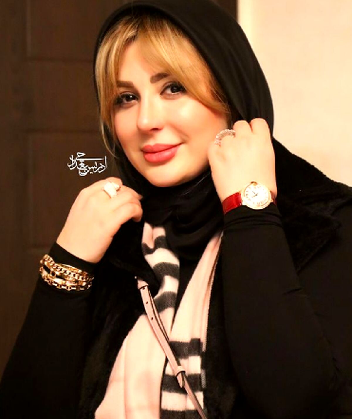 مانتوهای مجلسی پر زرق و برق نیوشا ضیغمی و دخترش/ست مادر و دختری خانم بازیگر غوغا کرد!+عکس