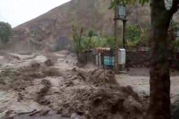 تصاویری از تخلیه ۳ روستای میناب هرمزگان در پی بارندگی های شدید