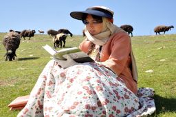 رفاقت لیلا بلوکات با خواننده منشوری لورفت!/ لیلا بلوکات در منزل خوانند جنجالی دیده شد +عکس شوکه کننده