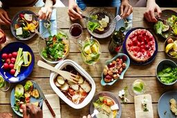 این مواد غذایی را با شکم خالی نخورید ! 