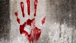 پدری با شمشیر به فرزندانش حمله کرد | صحنه تکان دهنده در خانه مرد خشمگین مشهدی | فرق پسر جوان شکافته شد