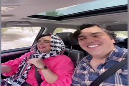 قیافه داغون صبا راد بعد از بازگشت از خرید همه را شوکه کرد/تیپ شلخته صبا راد هنگام کار خانه!؟ +عکس خبرساز
