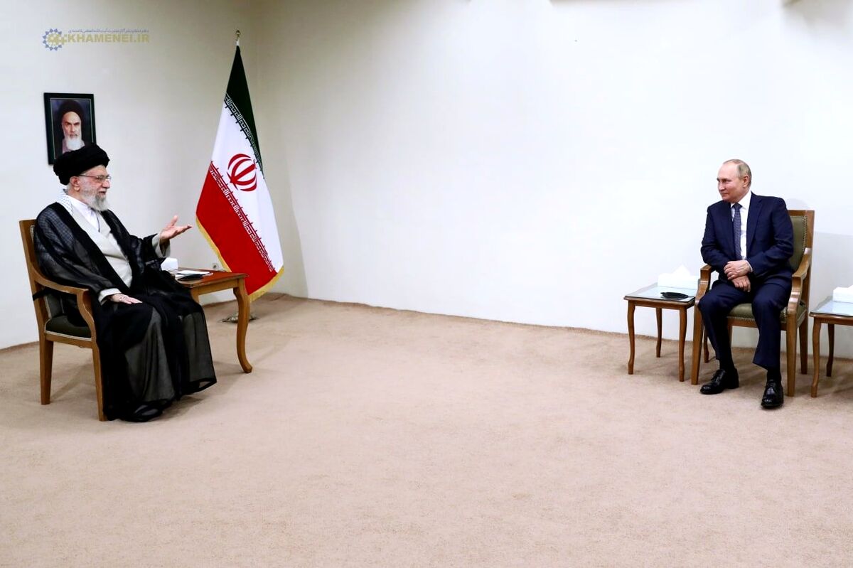 تصویری از حاشیه دیدار و گفت‌وگوی پوتین با رهبر انقلاب