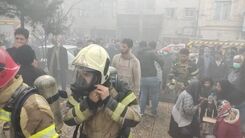 آتش‌سوزی هولناک برج ۱۵ طبقه در تهران | ۱۰۰ نفر نجات یافتند