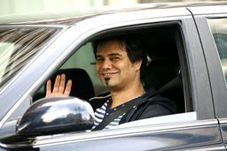 ژست عاشقانه پیمان قاسم خانی و همسر دومش | جوانی پیمان قاسم خانی بعد از ازدواج دوم سوژه شد + عکس