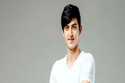 رقابت سردار آزمون و علی دایی به کجا رسید؟