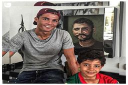 لحظه ملاقات فاطمه حمامی با رونالدو | فاطمه حمامی هم به آرزوش رسید | هدیه خاص هنرمند پرتوان برای رونالدو را ببینید