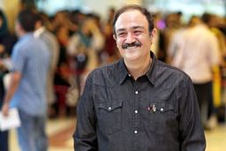 مهران غفوریان و خانوده اش در خودرو لوکس + تصاویر جالب مهران غفوریان 