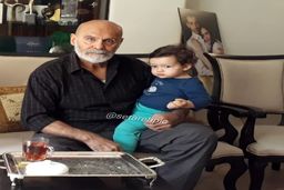 جمشید هاشم پور و نوه‌اش +عکس