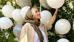 عکس جنجالی بهاره افشاری پشت موتور کامبیز دیرباز درخیابان های تهران +عکس