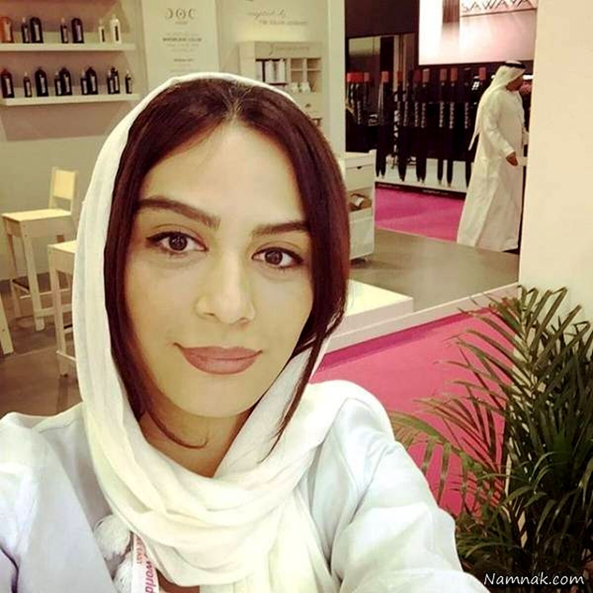 خوابیدن مارال فرجاد در ماشین مهراب قاسمخانی جنجالی شد +عکس