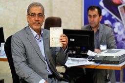 یک وزیر دیگر احمدی‌نژاد اعلام کاندیداتوری کرد