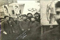 علی پروین در صف اول انقلاب +عکس