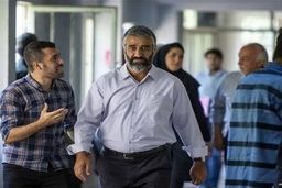 عکس متفاوت خواهر و برادر پژمان جمشیدی در خارج از کشور | پوشش خواهر پژمان جمشیدی جلب توجه  کرد +عکس