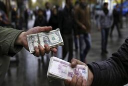 افزایش وحشتناک نرخ دلار | فروشندگان بازار علاالدین تعطیل کردند
