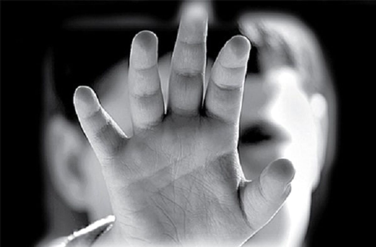 دختر ۲.۵ ساله شیرازی از چنگ کودک ربا آزاد شد 