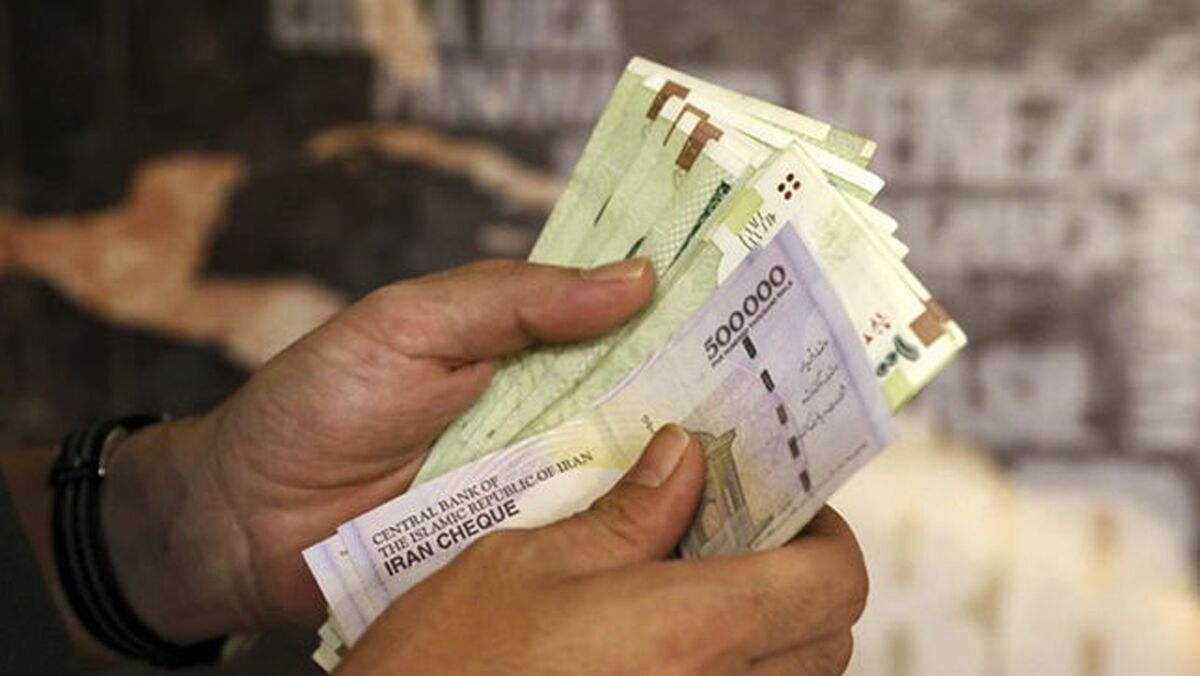 خبر فوری/میزان عیدی بازنشستگان و کارکنان دولت چقدر شد؟ 