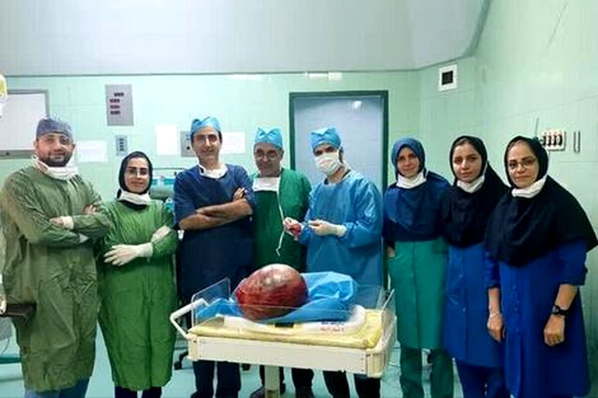 اتفاق عجیب و غریب برای یک بیمار آملی | خارج کردن توده ۶ کیلویی از شکم خانم ۷۰ ساله
