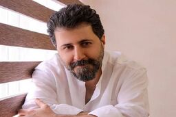 حمله با قمه به بازیگر معروف در خیابان پاسداران | سرقت موبایل بازیگر معروف در روز روشن +عکس